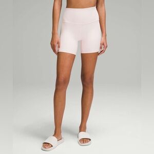 Lululemon Strawberry Milkshake Align Shorts 5”